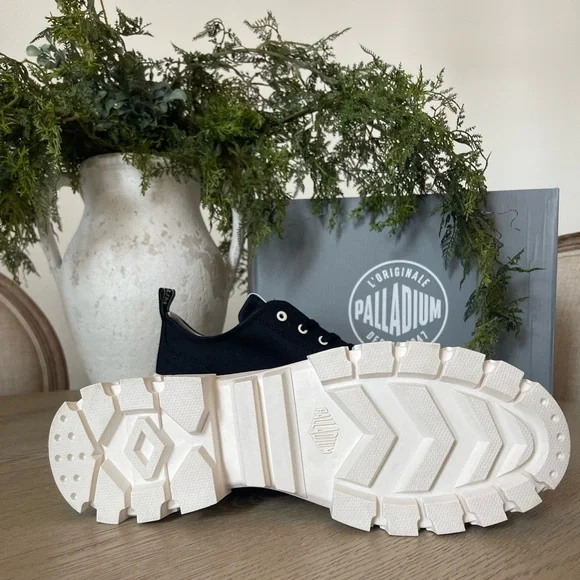 Palladium - Free People - ‘Revolt LO TX’ Boots - Picture 7 of 7